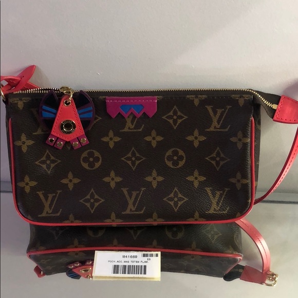 Louis Vuitton Pochette accessoires LE Brand New*100 authentic Very Hard to find - Picture 5 of 14
